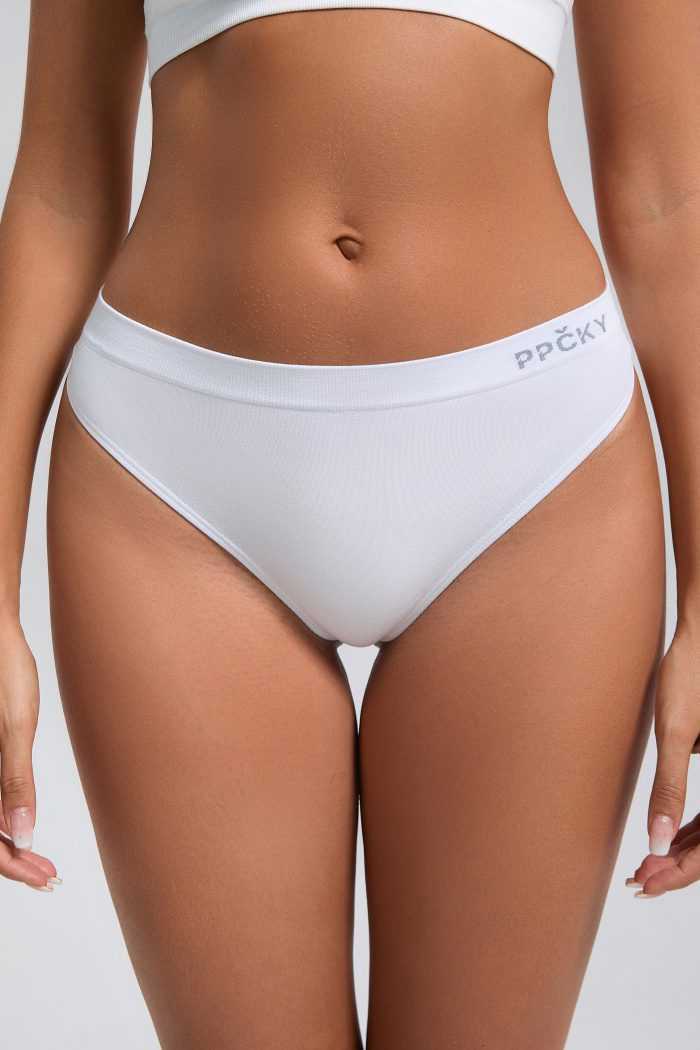 PPČKY SmoothLine Andělské pírko Bílé Tanga 1 PPČKY SmoothLine Andělské pírko Bílé Tanga